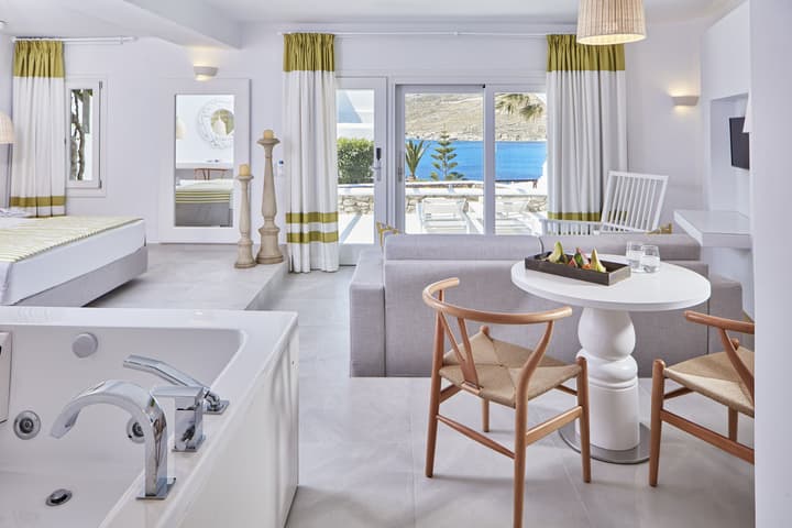Archipelagos Hotel