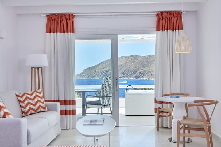 Archipelagos Hotel