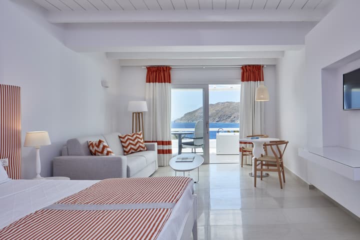 Archipelagos Hotel