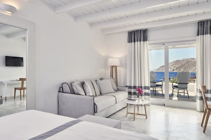Archipelagos Hotel