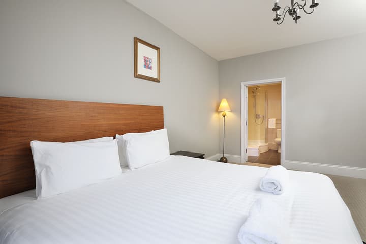 Cairn Hotel
