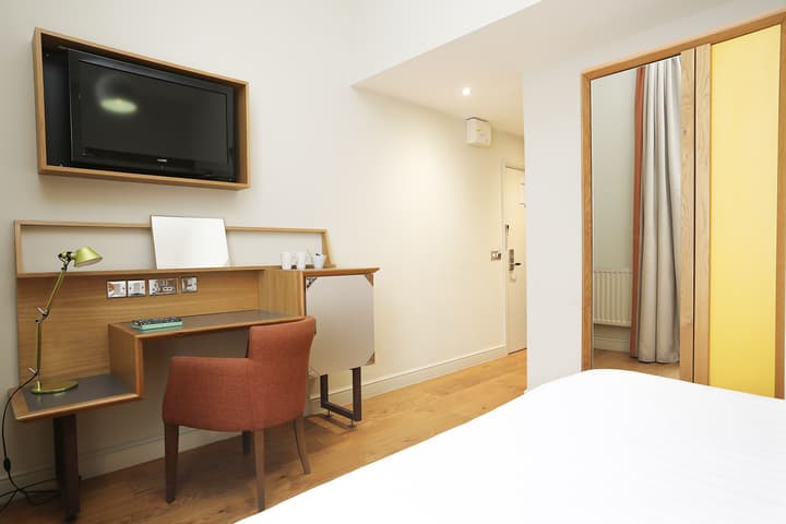 Cairn Hotel