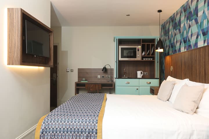 Cairn Hotel
