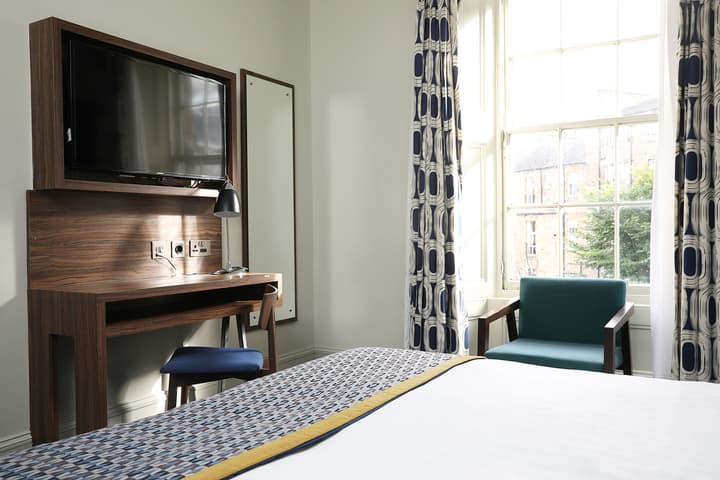 Cairn Hotel