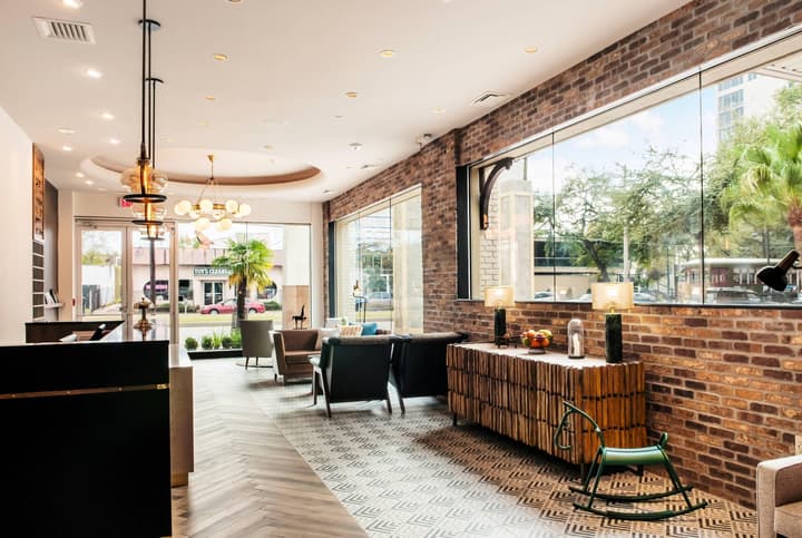 St Charles Coach House, an Ascend Collection Hotel