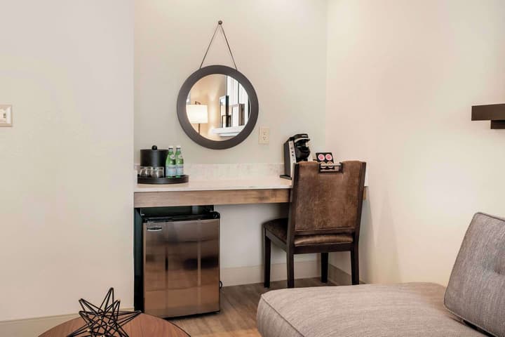 St Charles Coach House, an Ascend Collection Hotel