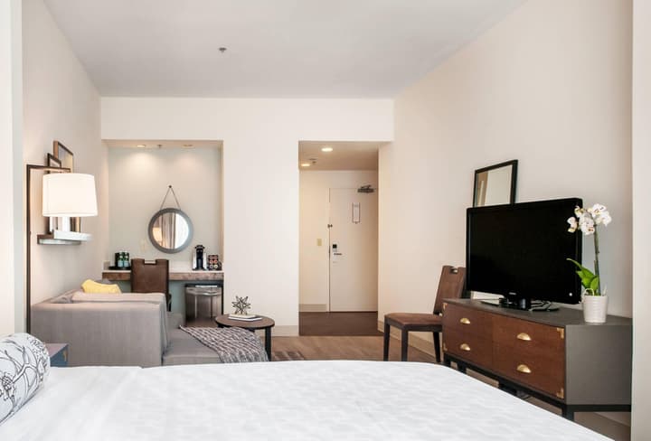 St Charles Coach House, an Ascend Collection Hotel