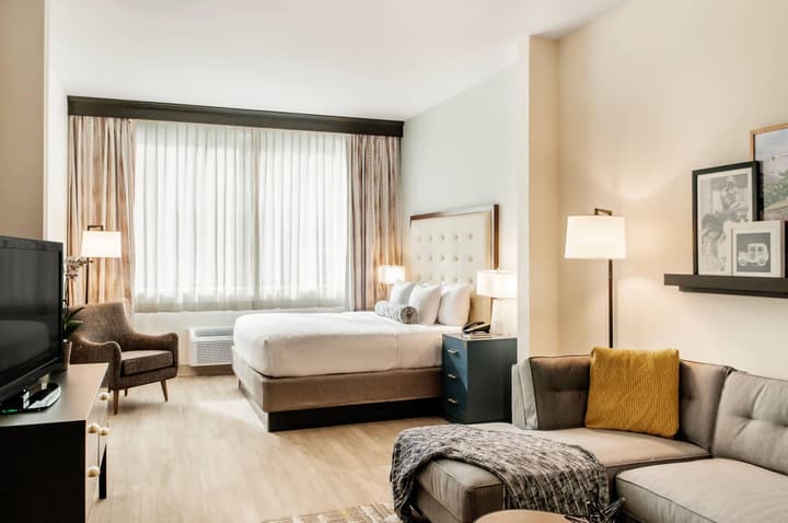 St Charles Coach House, an Ascend Collection Hotel