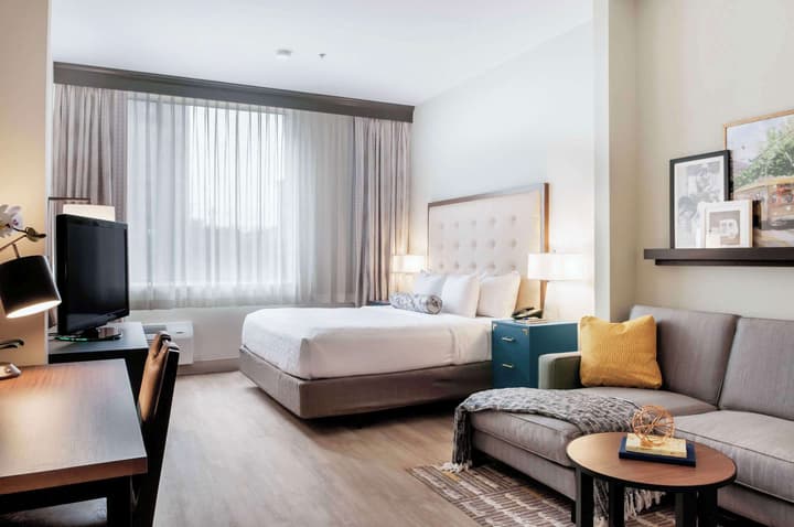 St Charles Coach House, an Ascend Collection Hotel