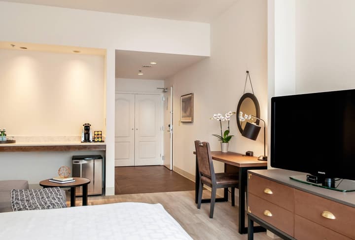 St Charles Coach House, an Ascend Collection Hotel