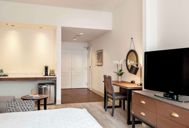 St Charles Coach House, an Ascend Collection Hotel