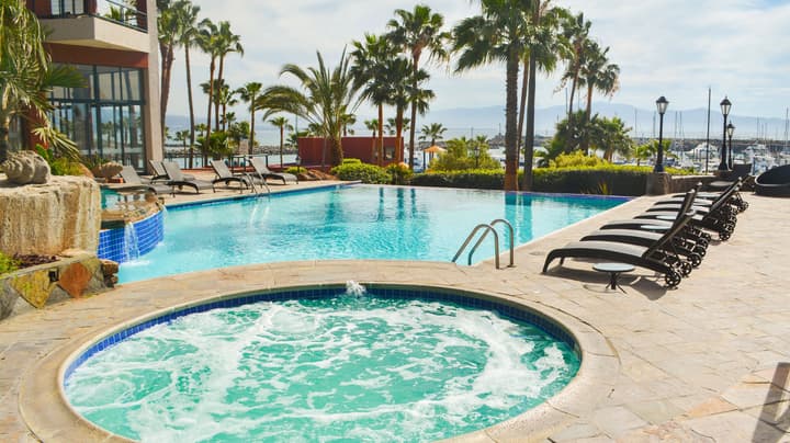 Hotel Coral And Marina
