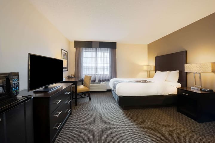 La Quinta Inn & Suites by Wyndham Cleveland Macedonia