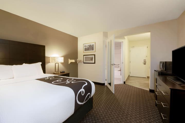La Quinta Inn & Suites by Wyndham Cleveland Macedonia