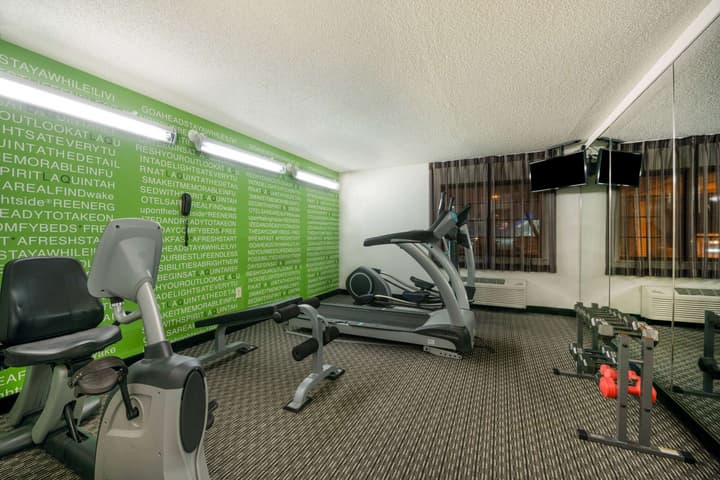 La Quinta Inn & Suites by Wyndham Cleveland Macedonia