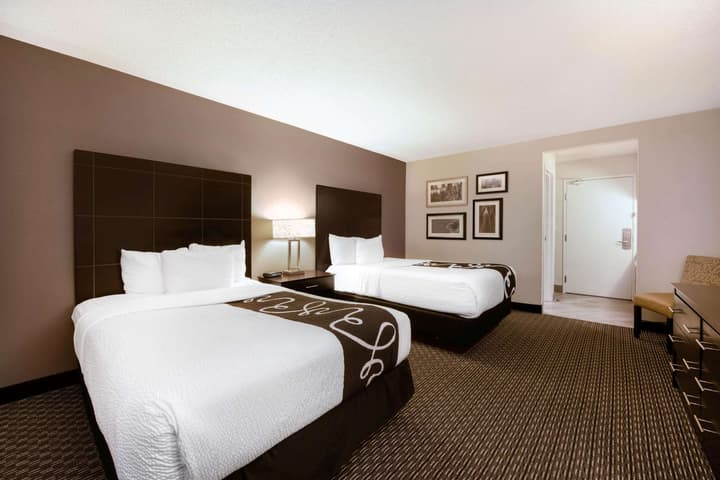 La Quinta Inn & Suites by Wyndham Cleveland Macedonia
