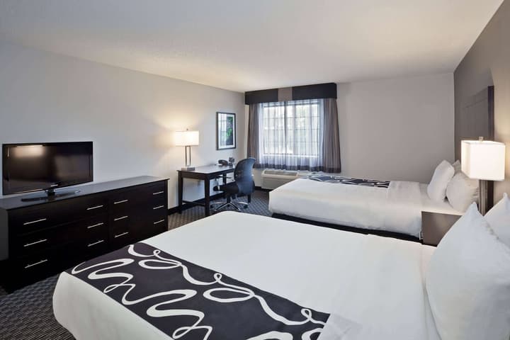 La Quinta Inn & Suites by Wyndham Cleveland Macedonia
