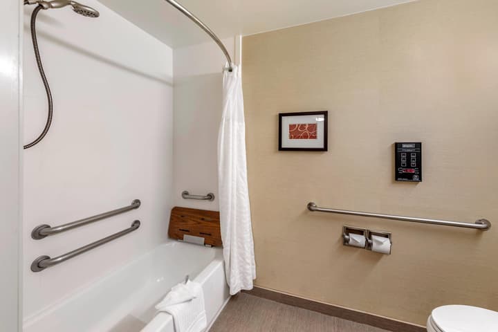 Comfort Suites Near Six Flags Magic Mountain