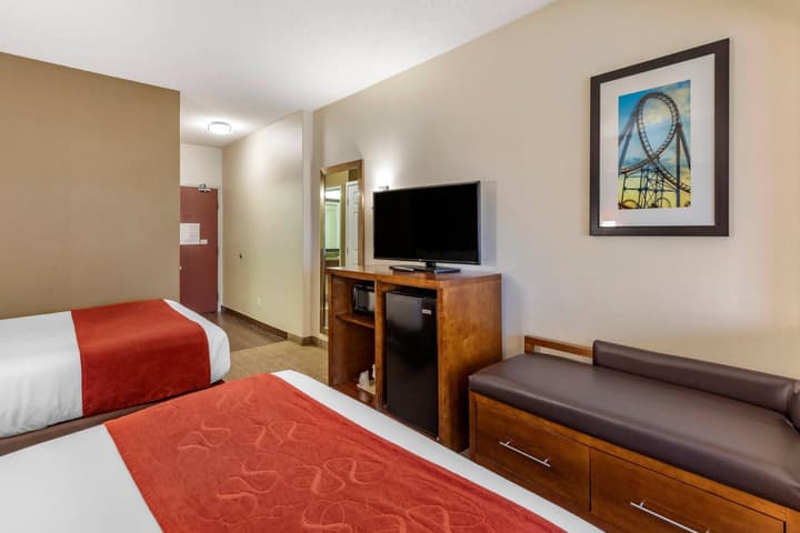 Comfort Suites Near Six Flags Magic Mountain