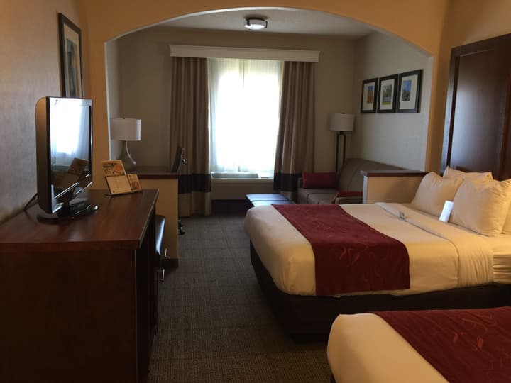 Comfort Suites Near Six Flags Magic Mountain