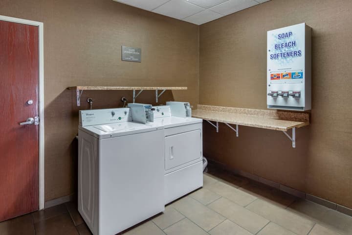 Comfort Suites Near Six Flags Magic Mountain