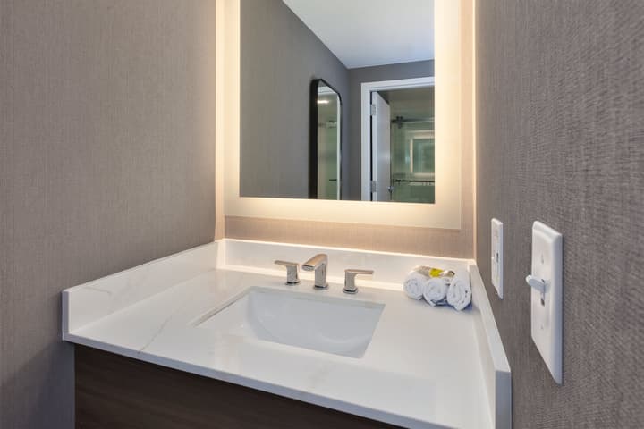 Staybridge Suites Pittsburgh Airport by IHG