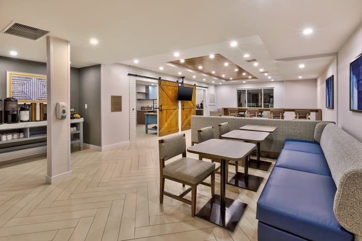 Staybridge Suites Pittsburgh Airport by IHG