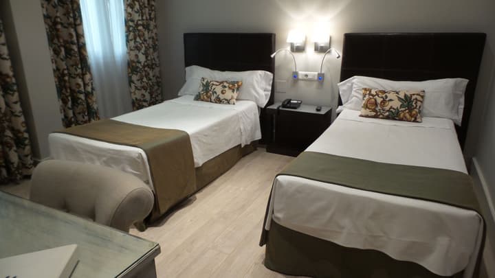 Hotel Moderno Puerta del Sol