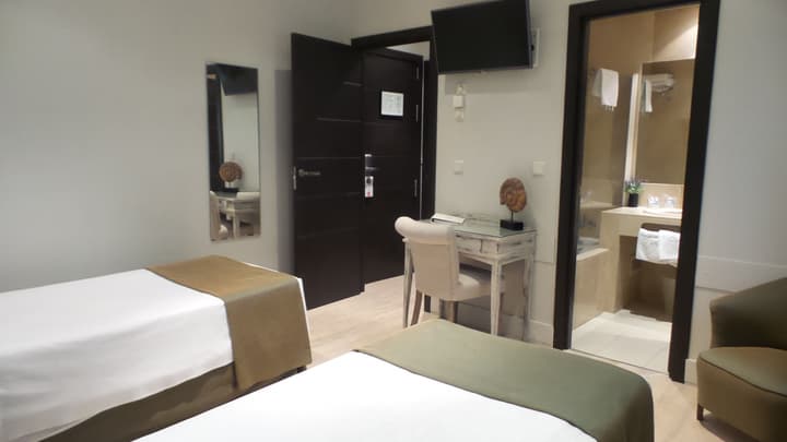 Hotel Moderno Puerta del Sol