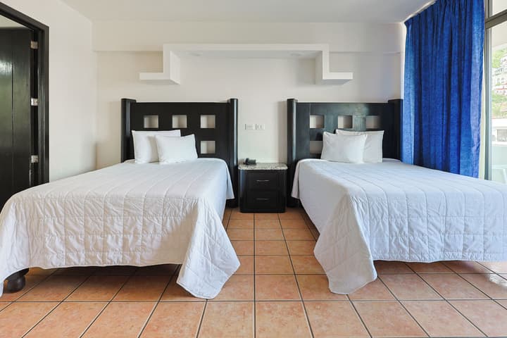 Delfin Beachfront Resort – Downtown Puerto Vallarta Optional All-Inclusive