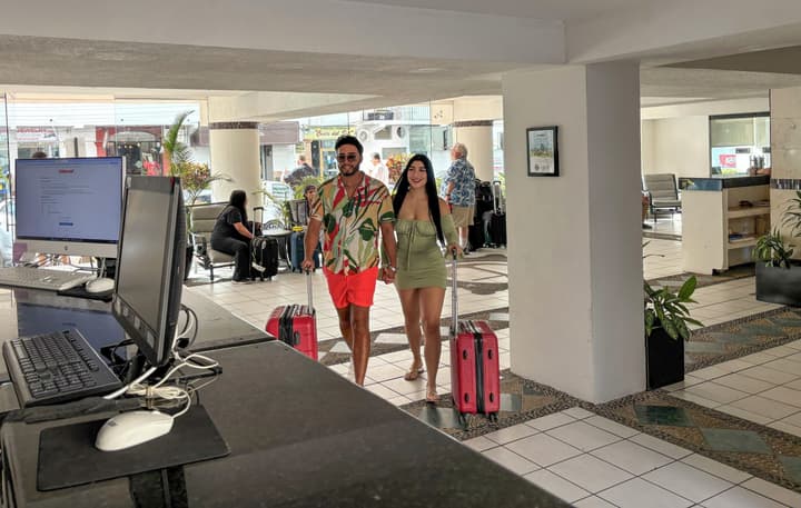 Delfin Beachfront Resort – Downtown Puerto Vallarta Optional All-Inclusive