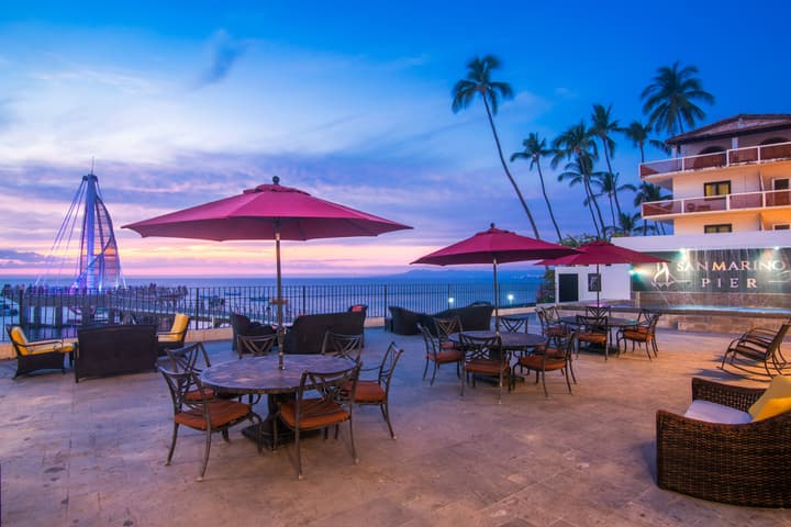 Delfin Beachfront Resort – Downtown Puerto Vallarta Optional All-Inclusive