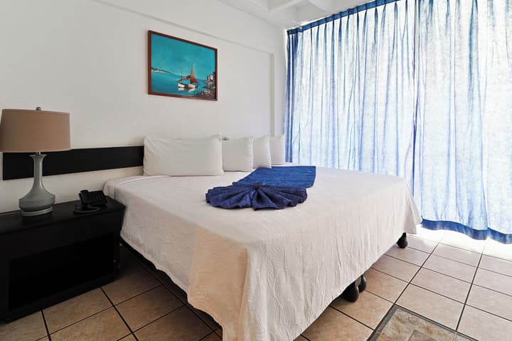 Delfin Beachfront Resort – Downtown Puerto Vallarta Optional All-Inclusive