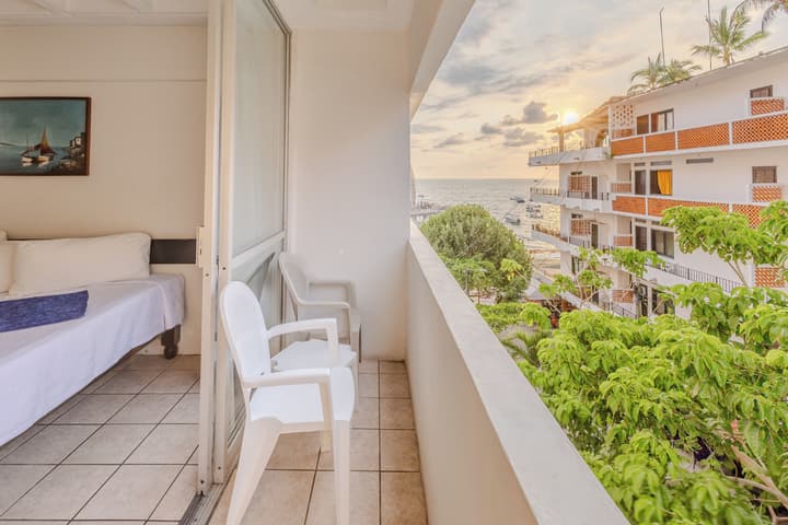 Delfin Beachfront Resort – Downtown Puerto Vallarta Optional All-Inclusive