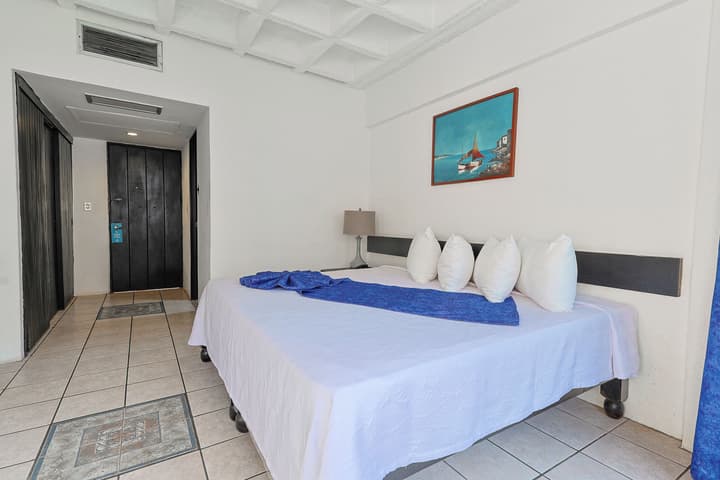 Delfin Beachfront Resort – Downtown Puerto Vallarta Optional All-Inclusive