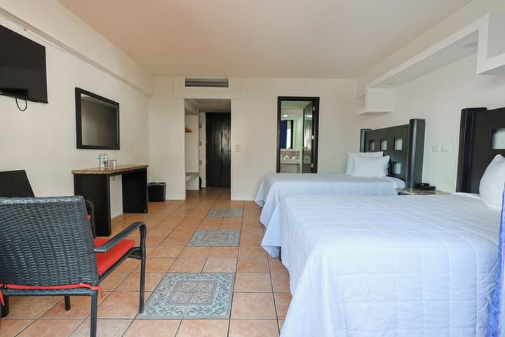 Delfin Beachfront Resort – Downtown Puerto Vallarta Optional All-Inclusive