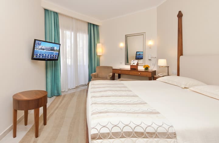 Alexander The Great Beach Hotel