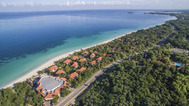 Couples Swept Away All Inclusive