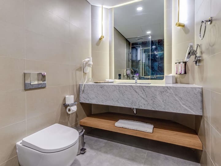 Mövenpick Grand Al Bustan Dubai