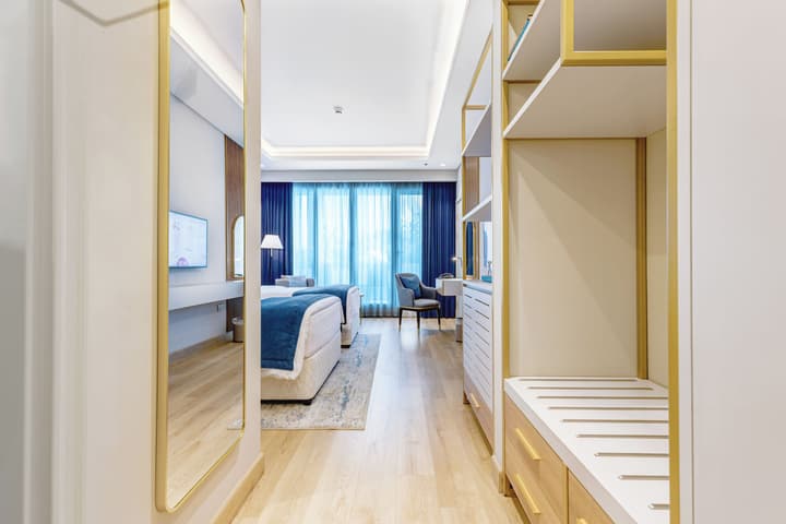 Mövenpick Grand Al Bustan Dubai