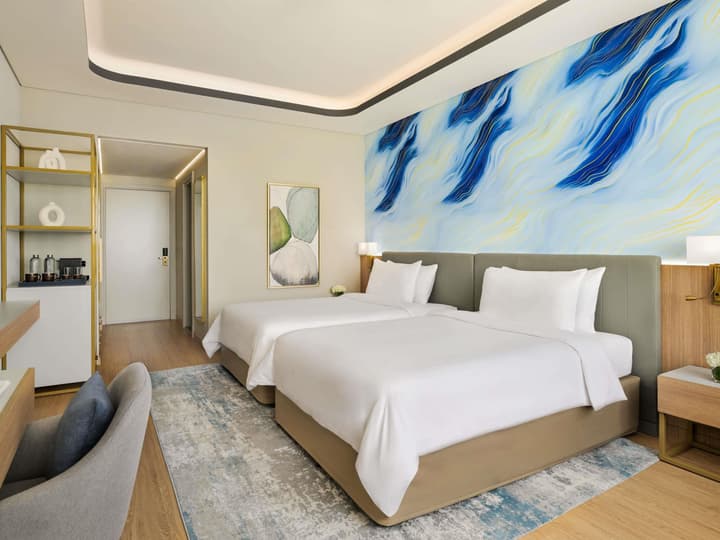 Mövenpick Grand Al Bustan Dubai