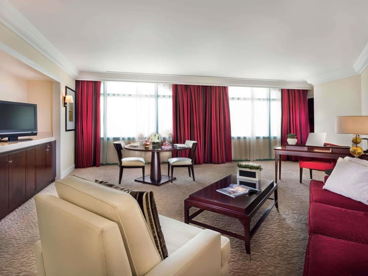 Mövenpick Grand Al Bustan Dubai