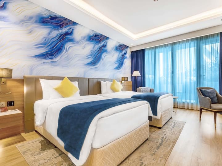 Mövenpick Grand Al Bustan Dubai