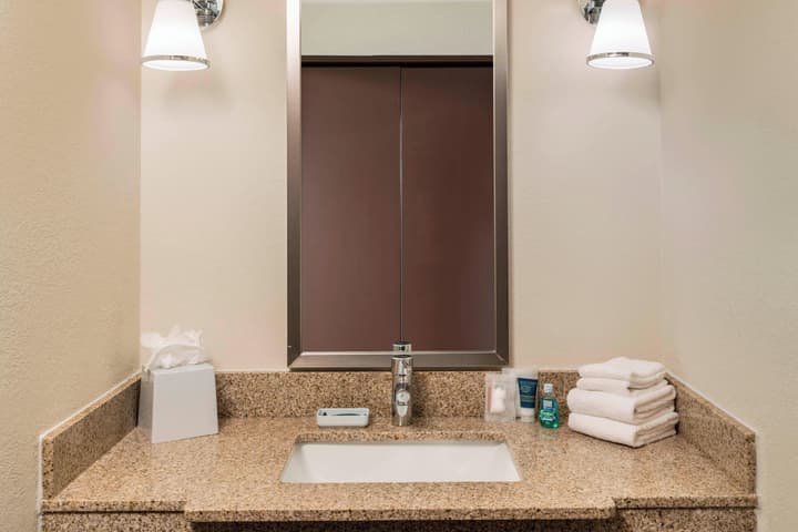 Four Points by Sheraton Boston Logan Airport Revere