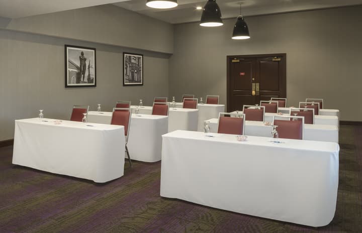 Four Points by Sheraton Boston Logan Airport Revere
