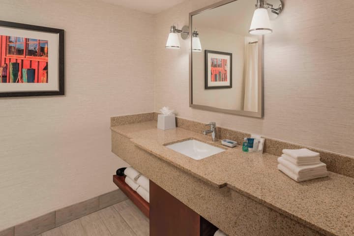 Four Points by Sheraton Boston Logan Airport Revere