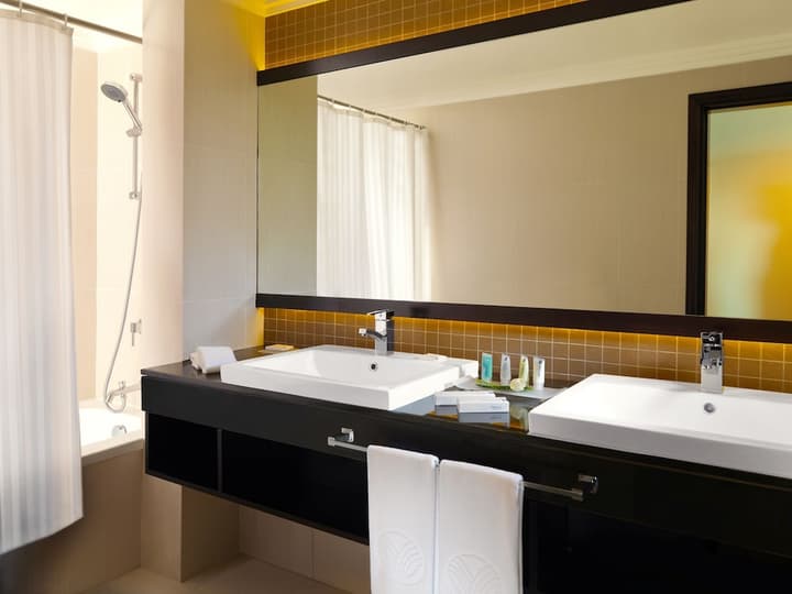 Towers Rotana