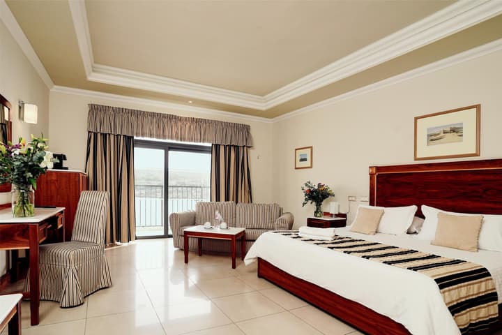 Paradise Bay Resort