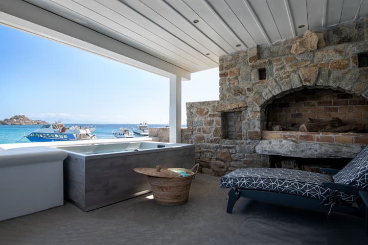 Petinos Beach Hotel