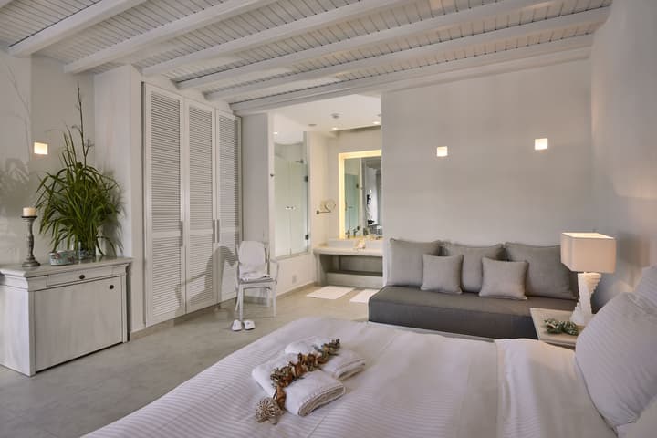Petinos Beach Hotel